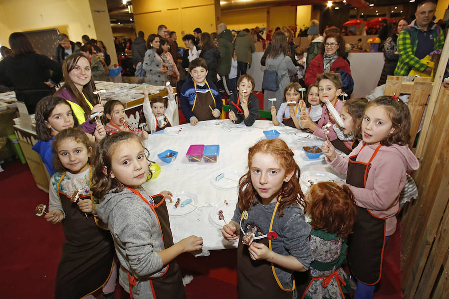 Diversión infantil y exhibición canina de la Policía Local en Mercaplana