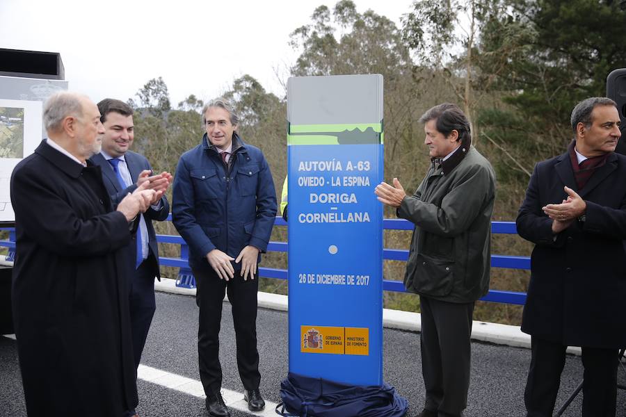 El ministro de Fomento inaugura el tramo Doriga-Cornellana