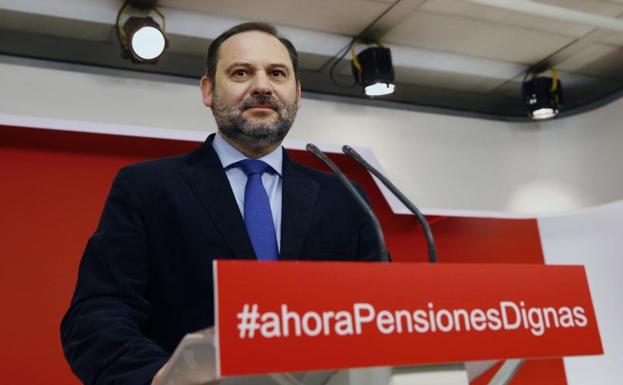 Rueda de prensa del secretario de Organización del PSOE, José Luis Ábalos.