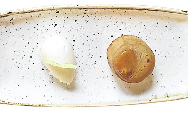 Coulant de turrón con helado de jengibre.