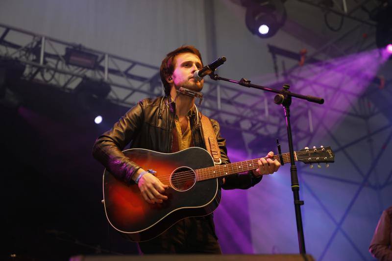 ¿Estuviste en el concierto de Destino 48 y Taburete? ¡Búscate!