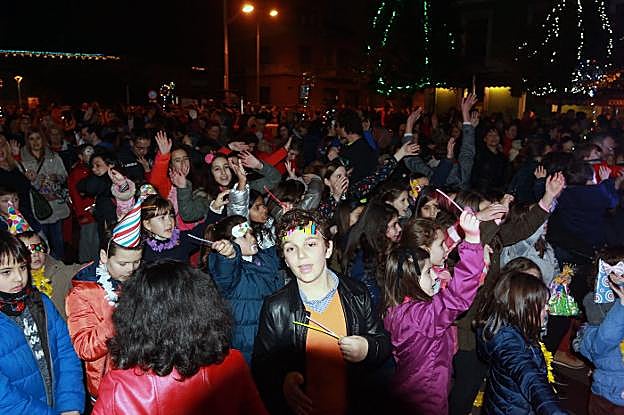 Nochevieja adelantada para los niños de Mieres