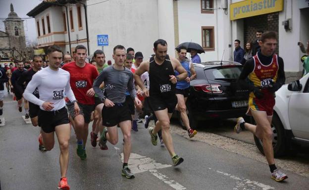 Imagen. Participantes en la San Silvestre de Colombres.