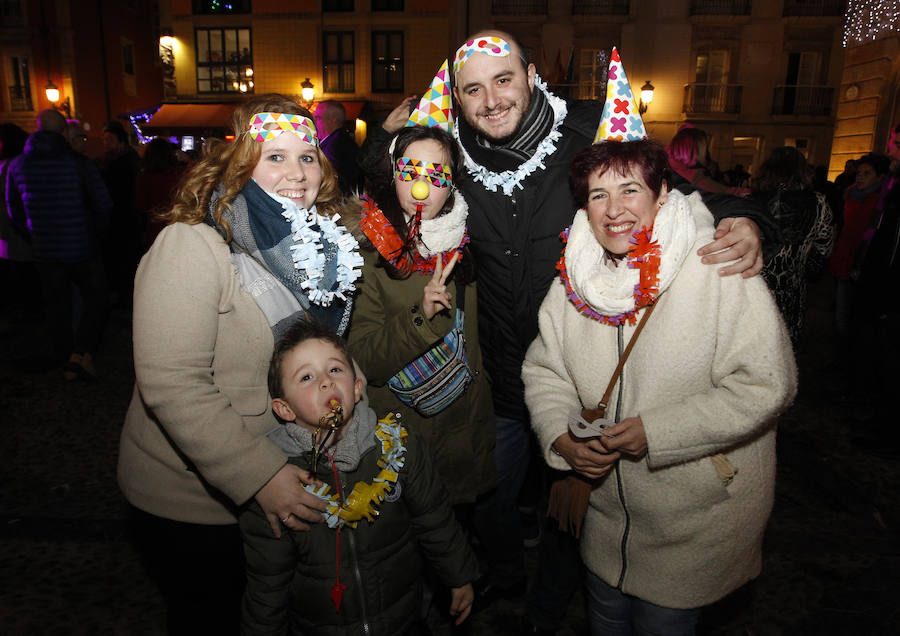 Fiesta de Nochevieja en la plaza Mayor de Gijón