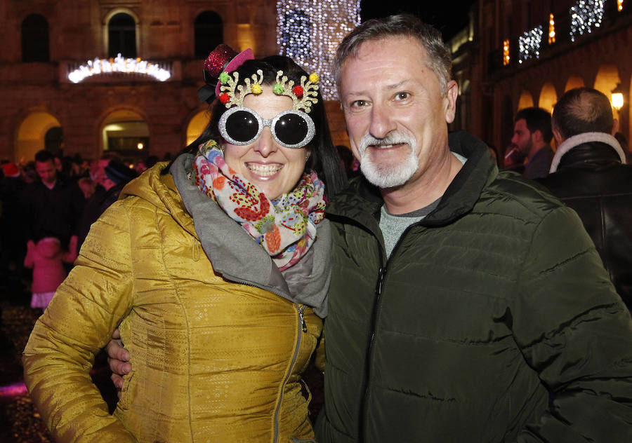 Fiesta de Nochevieja en la plaza Mayor de Gijón