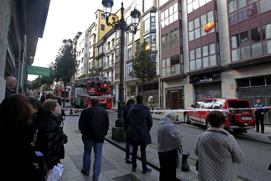 Incendio en la calle El Rosal de Oviedo