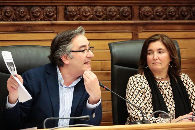 El concejal Pablo González defendió la labor de su grupo municipal. 