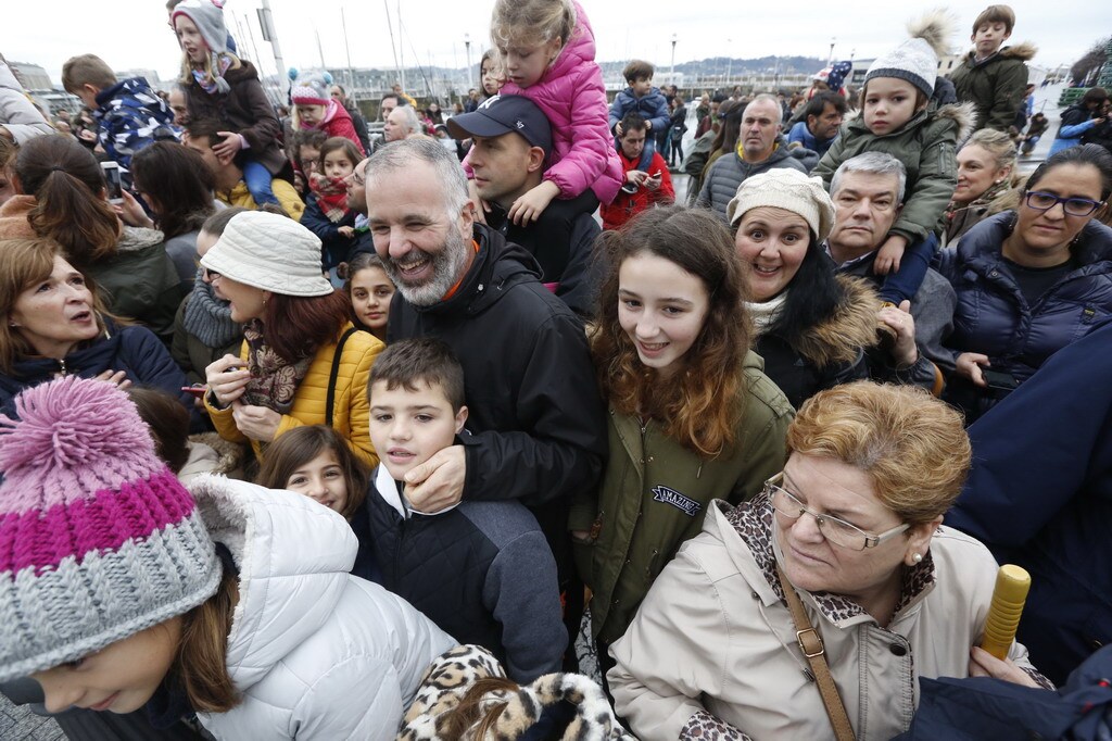 ¿Estuviste en la llegada de los Reyes Magos a Gijón? ¡Búscate en las fotos! (2)