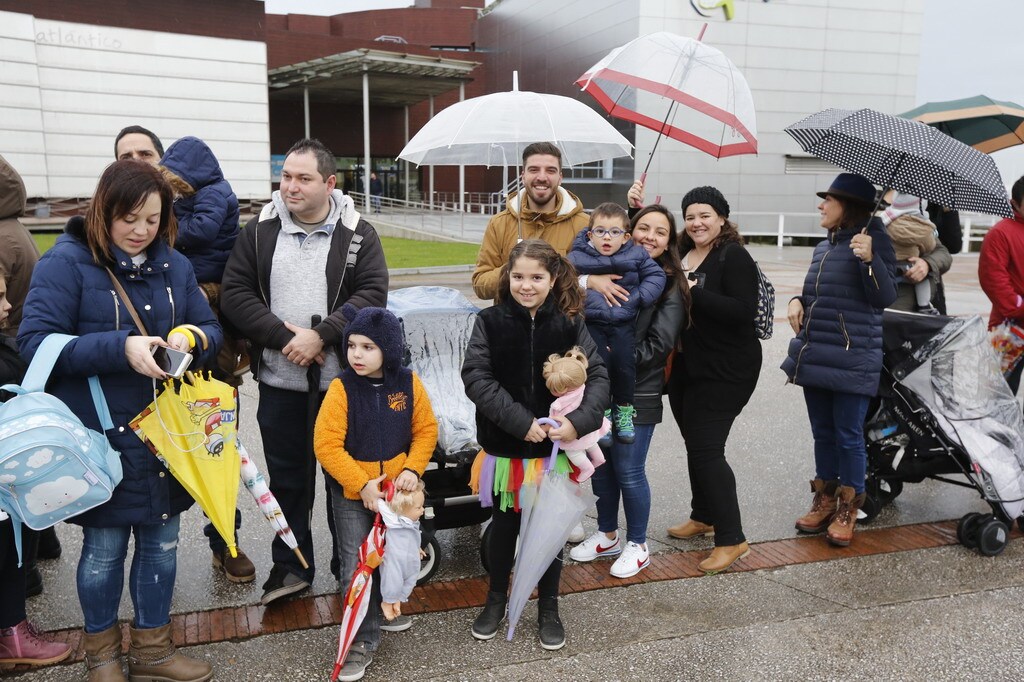 ¿Estuviste en la llegada de los Reyes Magos a Gijón? ¡Búscate en las fotos! (I)