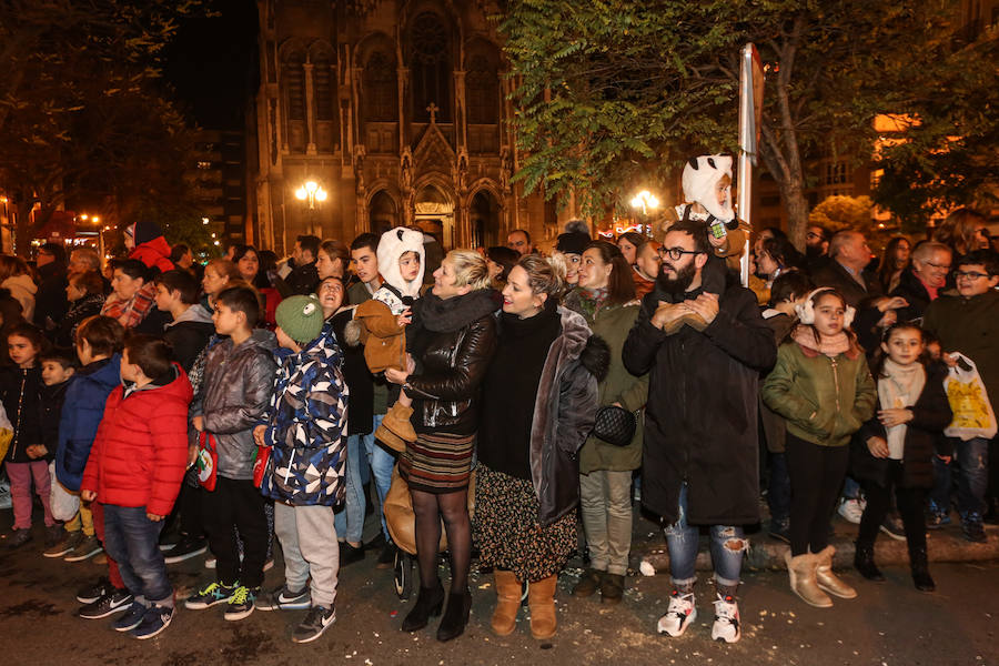 Los Reyes Magos de Oriente llevan la ilusión a Avilés