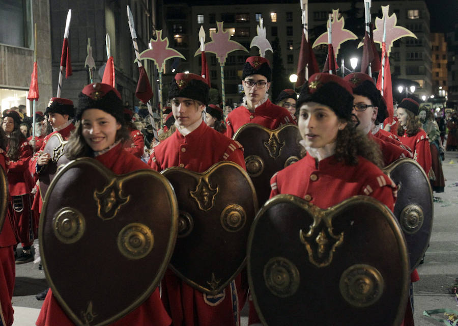Mágico desfile de Sus Majestades por las calles de Oviedo