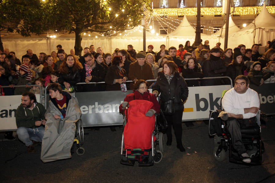 Mágico desfile de Sus Majestades por las calles de Oviedo