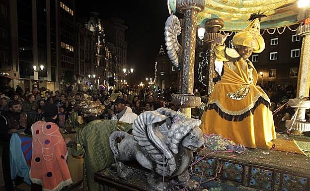 Los Reyes Magos llenan Asturias de fantasía e ilusión