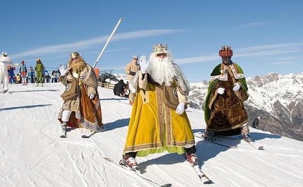 Los Reyes Magos se deslizan en las pistas de Cerler, en una imagen de archivo