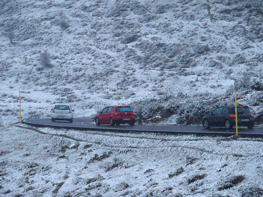 Los Lagos de Covadonga, cubiertos por la nieve