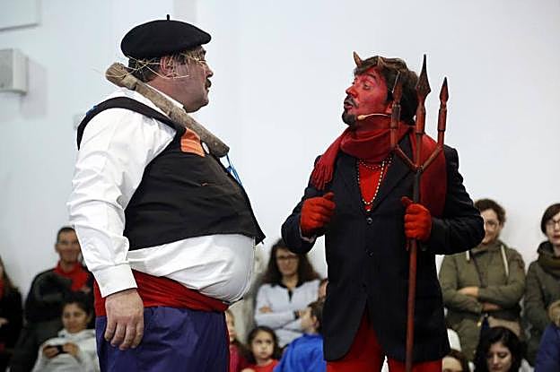 La comedia proclama la independencia