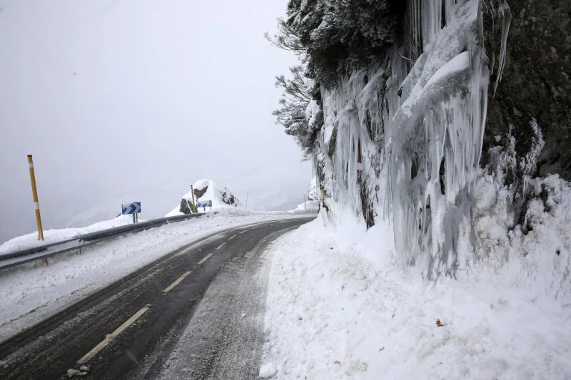 Asturias se cubre de blanco