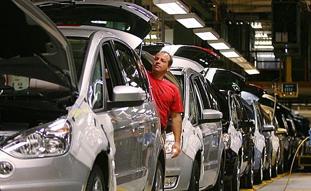 El BBVA prevé que la mejora económica se empiece a trasladar a los salarios