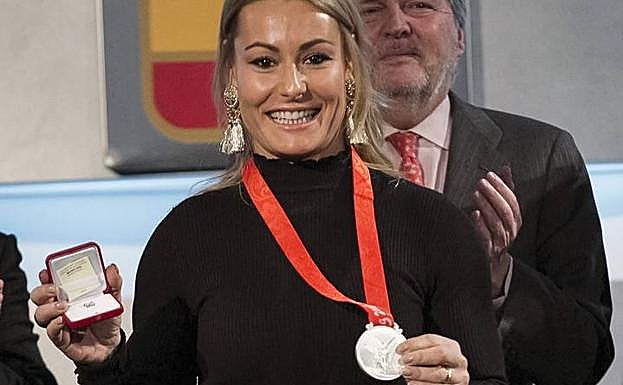 Lydia Valentín, con su medalla de plata. 