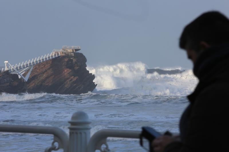 Protección Civil recuerda que hay que mantenerse lejos de la costa