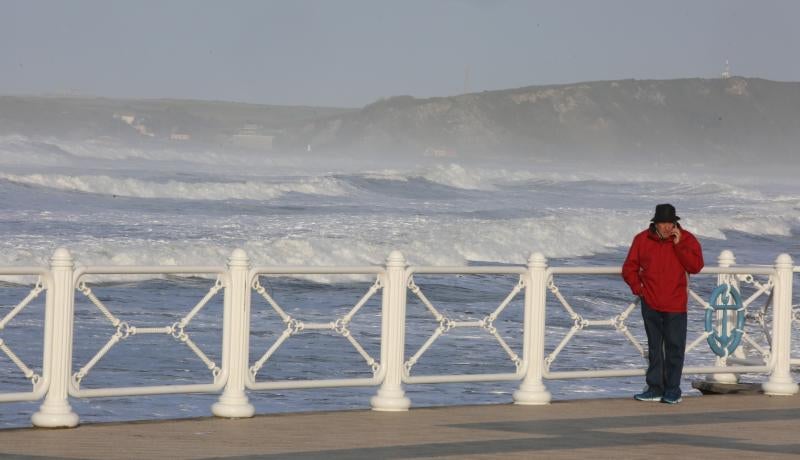 Protección Civil recuerda que hay que mantenerse lejos de la costa