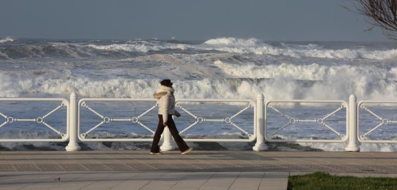 Protección Civil recuerda que hay que mantenerse lejos de la costa