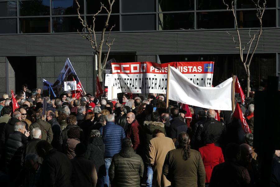 Concentración en Oviedo para reivindicar pensiones dignas