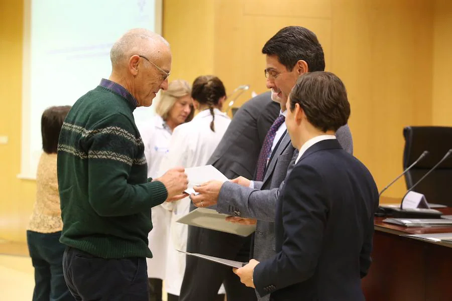 El Hospital Universitario de Cabueñes acoge el acto de Homenaje al Personal Jubilado que a lo largo del año 2017 pasó a la situación de jubilación después de haber prestado sus servicios en el Área Sanitaria V.