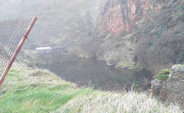 Pozo donde supuestamente el portugués habría arrojado dos vehículos 