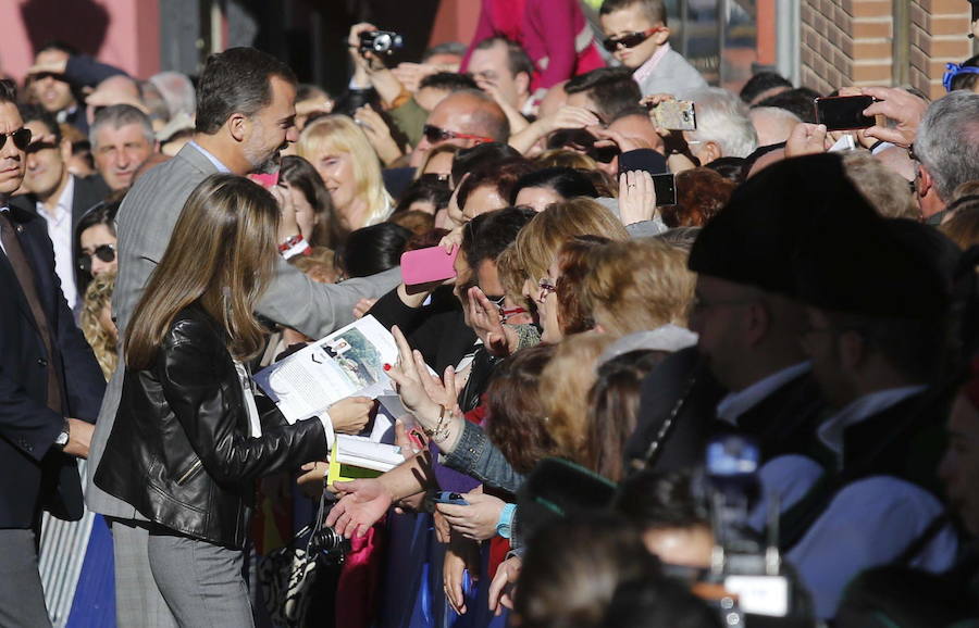 El Rey cumple 50 años en los que ha mantenido una estrecha relación con el Principado acrecentada por su matrimonio con doña Letizia