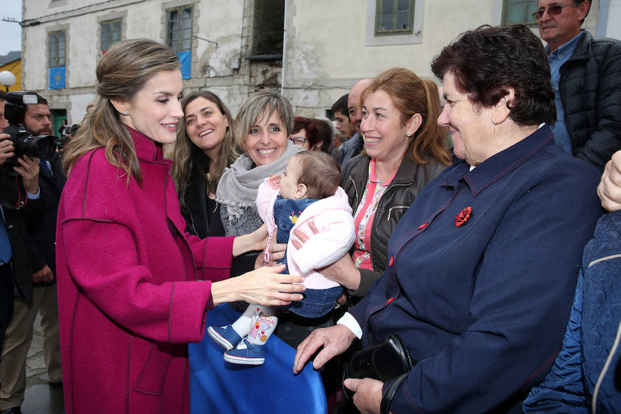 El Rey cumple 50 años en los que ha mantenido una estrecha relación con el Principado acrecentada por su matrimonio con doña Letizia
