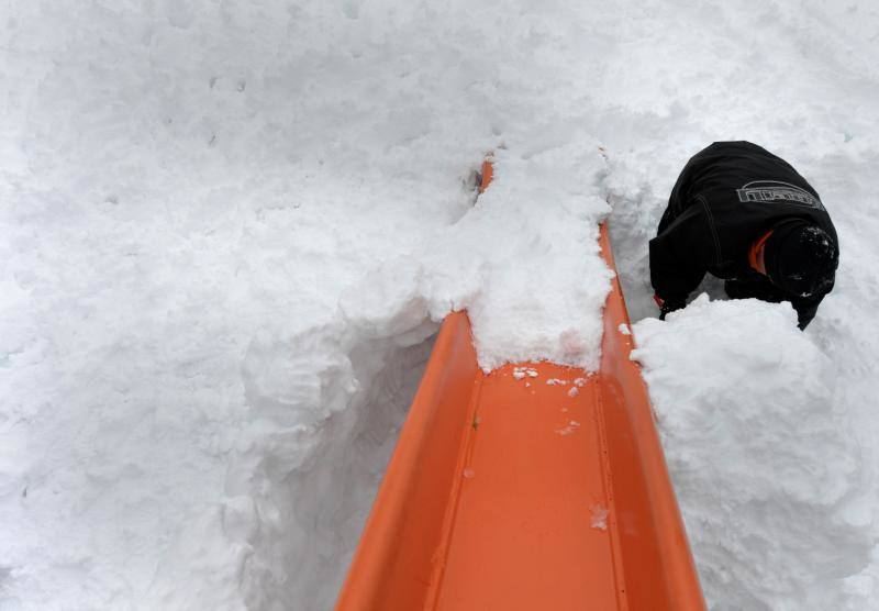 La nieve tiñe de blanco las Cuencas