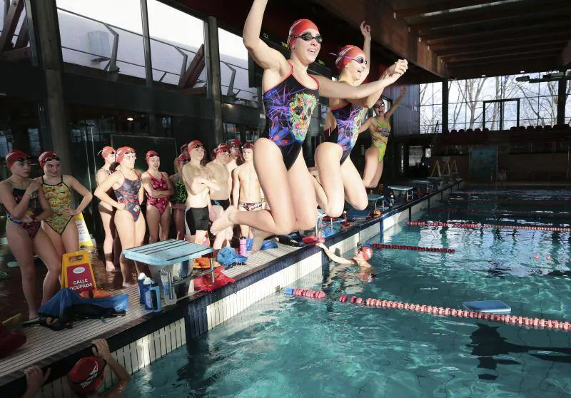 El Grupo Covadonga se suma a la campaña '1.000 kilómetros nadando contra el cáncer' que convoca la Real Federación Española de Natación en colaboración con la Asociación Española contra el cáncer. Se trta de nadar y donar un euro por cada 100 metro nadados.