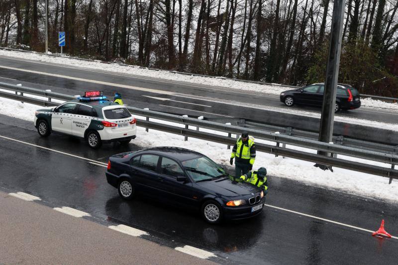 El temporal dificulta la circulación en el Huerna y en Pajares