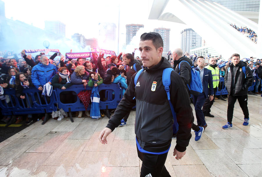 Las aficiones del Oviedo y del Sporting, a las puertas del Carlos Tariere