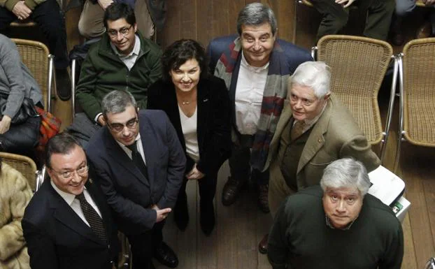 Leandro Moratinos, Marcelino Gutiérrez, Montserrat López Moro, Esteban Aparicio, Ignacio García- Arango y Francisco Carantoña Álvarez, antes de la conferencia.