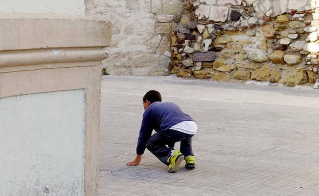 Un niño magrebí en Melilla.