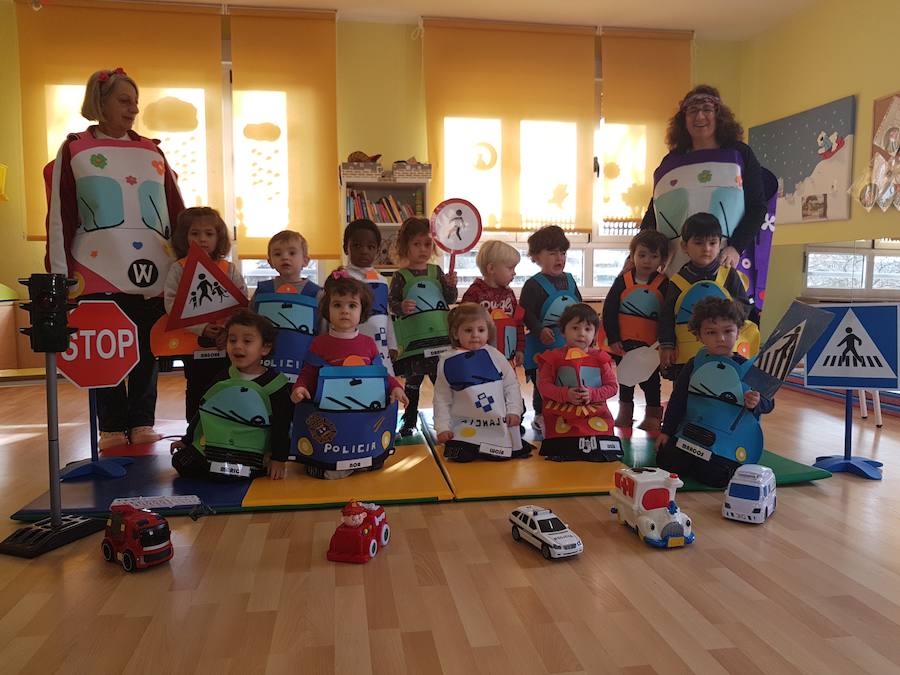 Varios colegios de Gijón han disfrutado hoy de la gran fiesta de Carnaval, entre ellos, la Escuela Infantil San Eutiquio, la Escuela Infantil de Roces y el centro Gloria Fuertes.