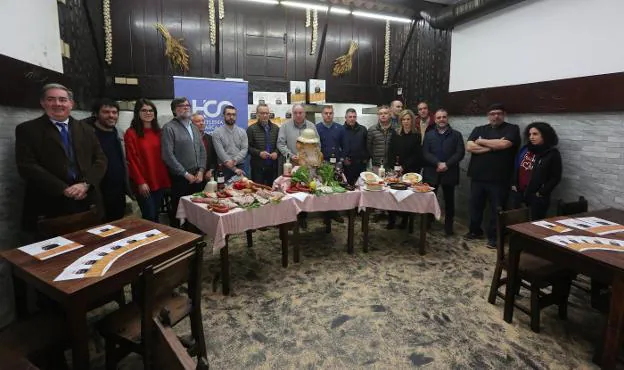 La Ucayc presentó ayer sus menús de antroxu en Casa Lin.