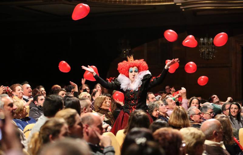 Cruzaos de Ceares, Los tardones, Folixa pa toos, Perdíos de los nervios y Los acoplaos han sido los encargados de estrenar el concurso.