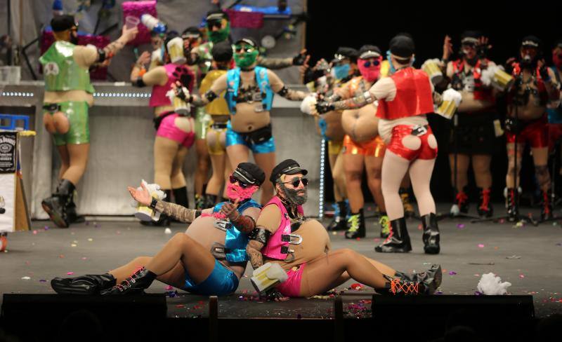 Cruzaos de Ceares, Los tardones, Folixa pa toos, Perdíos de los nervios y Los acoplaos han sido los encargados de estrenar el concurso.