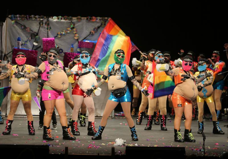 Cruzaos de Ceares, Los tardones, Folixa pa toos, Perdíos de los nervios y Los acoplaos han sido los encargados de estrenar el concurso.