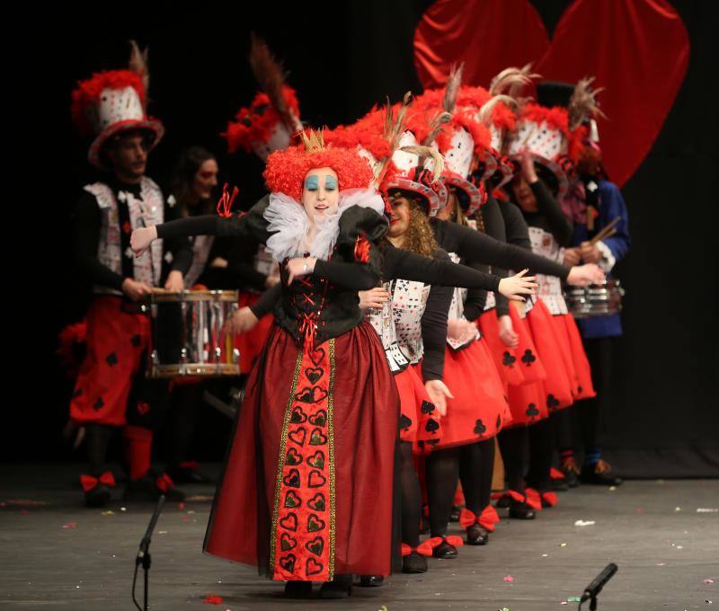 Cruzaos de Ceares, Los tardones, Folixa pa toos, Perdíos de los nervios y Los acoplaos han sido los encargados de estrenar el concurso.