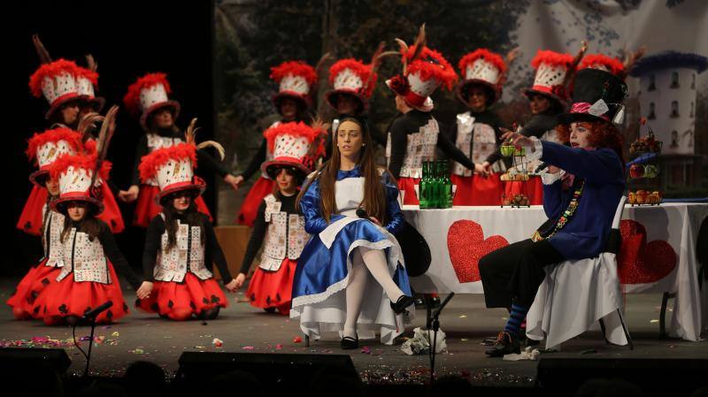 Cruzaos de Ceares, Los tardones, Folixa pa toos, Perdíos de los nervios y Los acoplaos han sido los encargados de estrenar el concurso.