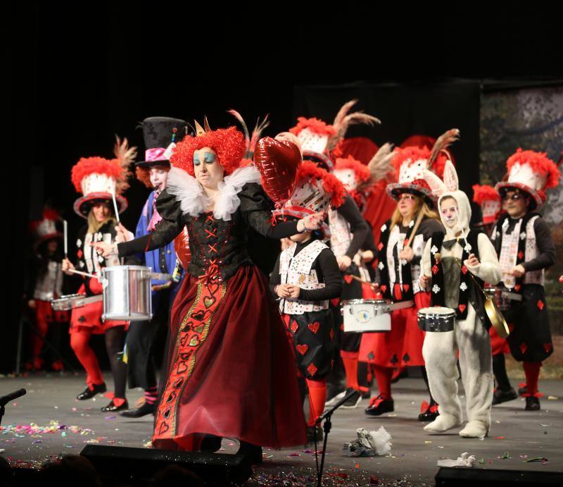 Cruzaos de Ceares, Los tardones, Folixa pa toos, Perdíos de los nervios y Los acoplaos han sido los encargados de estrenar el concurso.