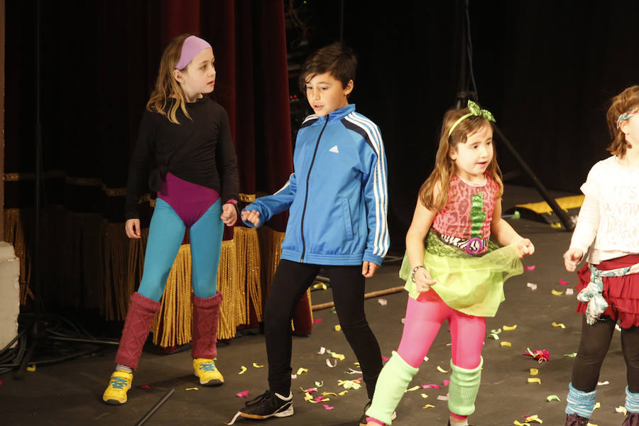 Los más pequeños de la casa ponen su originalidad y desparpajo sobre el escenario del Teatro Jovellanos un año más