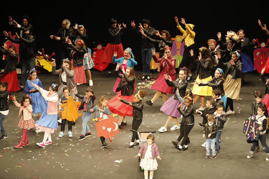 Los más pequeños de la casa ponen su originalidad y desparpajo sobre el escenario del Teatro Jovellanos un año más