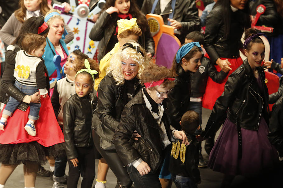 Los más pequeños de la casa ponen su originalidad y desparpajo sobre el escenario del Teatro Jovellanos un año más