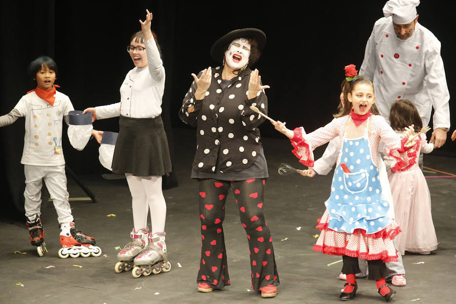 Los más pequeños de la casa ponen su originalidad y desparpajo sobre el escenario del Teatro Jovellanos un año más