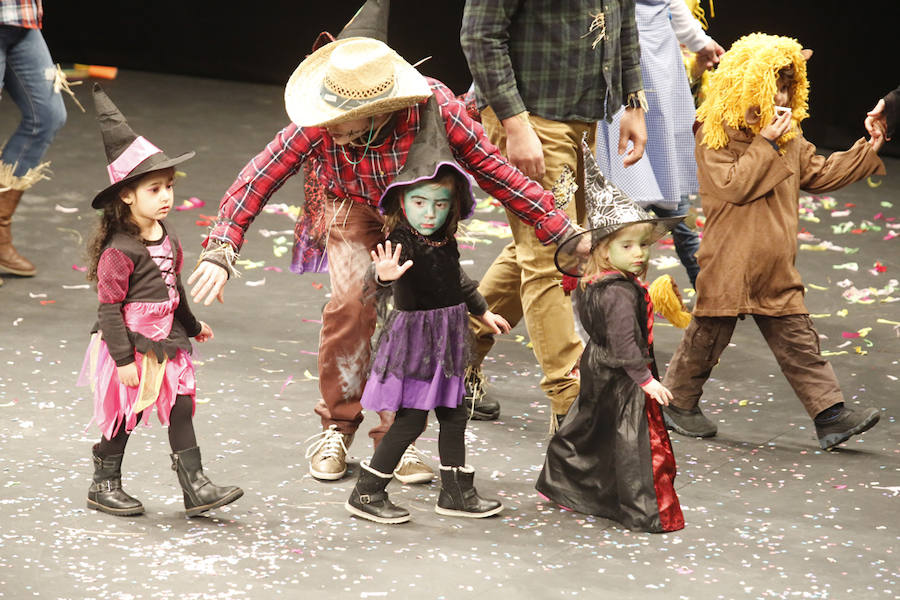 Los más pequeños de la casa ponen su originalidad y desparpajo sobre el escenario del Teatro Jovellanos un año más